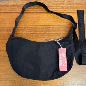*RARE* Baggu x Collina Strada medium nylon crescent bag in black. NWT!!!